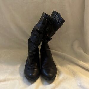 I comfort wedge boots. brown and size 6 1/2.